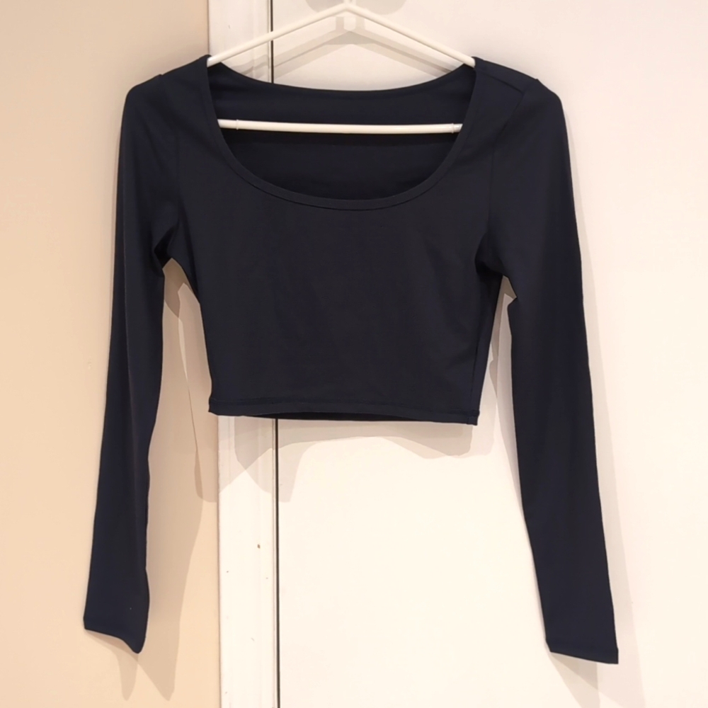 Scoop neck yoga top